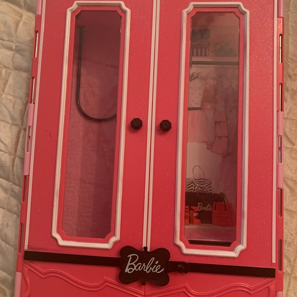 Barbie portable accessories closet